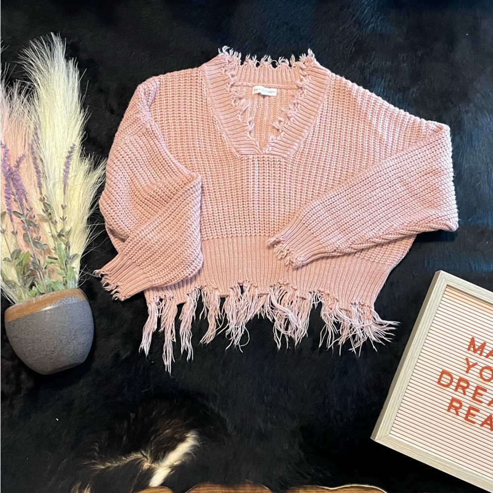 Coco + Jaimeson Pink Fringe Cropped Sweater Size Small